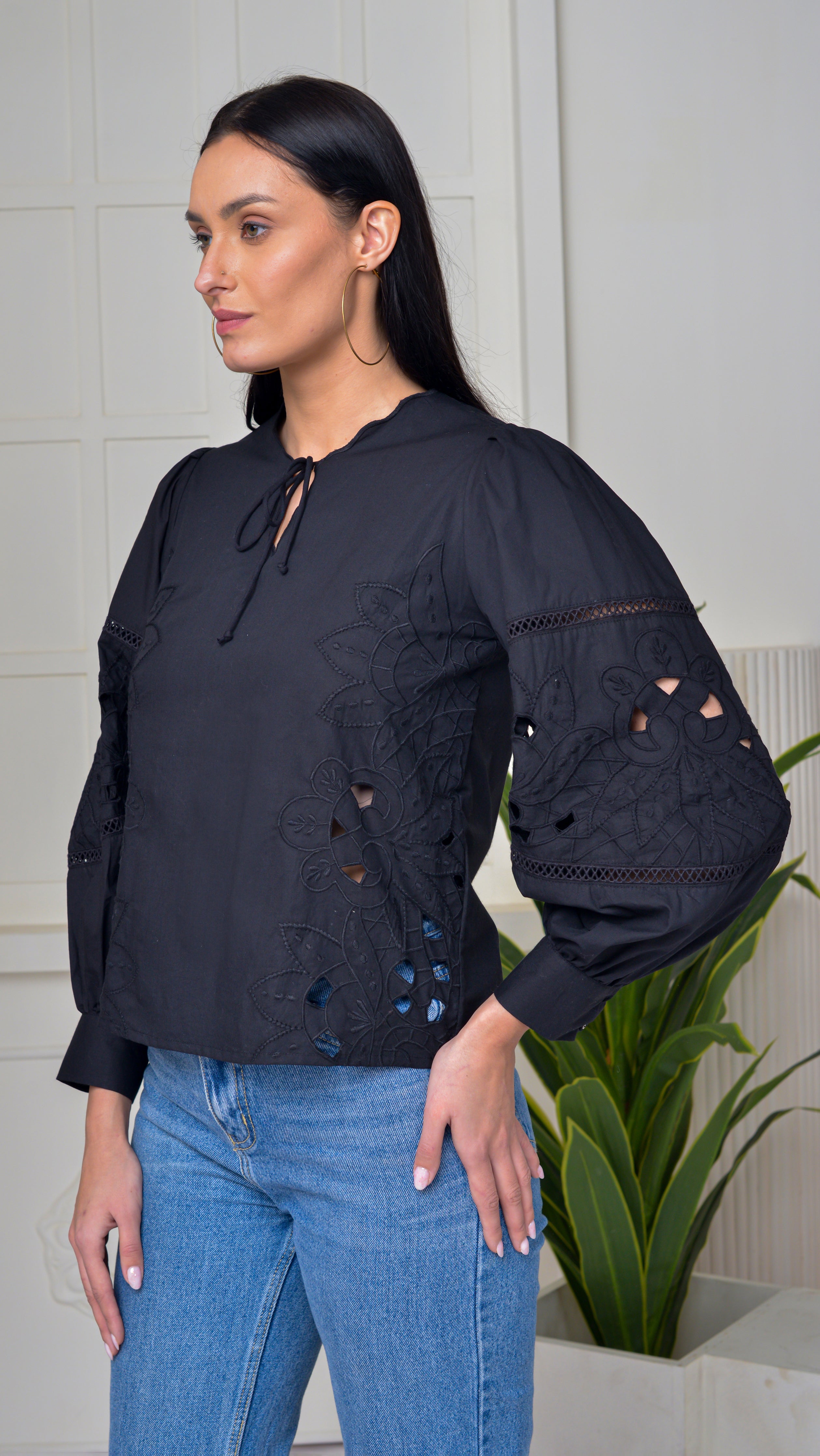 AMORA BLOUSE