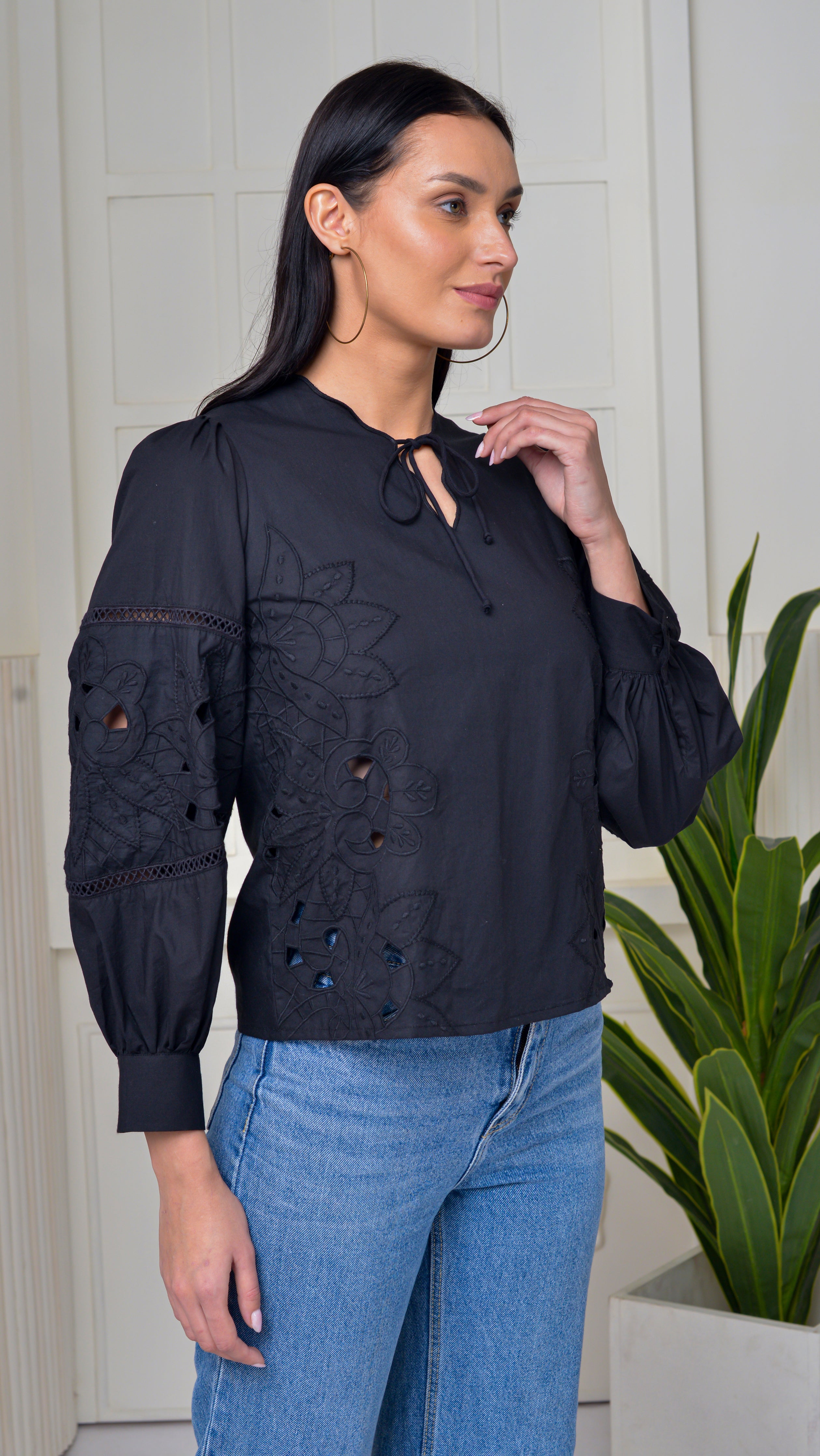 AMORA BLOUSE